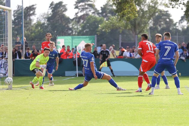 23.08.2026, xtgx, Fussball DFB-Pokal 1. Runde, VfB Krieschow - 1. FSV Mainz 05, v.l. Ransford Königsdörffer (Mainz, 11) schiesst Tor, schießt, Torschuetze, erzielt Tor, Treffer, scores the goal (DFL DFB REGULATIONS PROHIBIT ANY USE OF PHOTOGRAPHS as IMAGE SEQUENCES and or QUASI-VIDEO) Krieschow *** August 23, 2026, xtgx, Soccer DFB Cup 1st Round, VfB Krieschow 1 FSV Mainz 05, from left: Ransford, Königsdörffer, Mainz, 11 scores a goal, shoots, goal scorer, scores a goal, goal, scores the goal DFL DFB REGULATIONS PROHIBIT ANY USE OF PHOTOGRAPHS as IMAGE SEQUENCES and or QUASI-VIDEO Krieschow