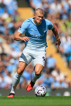 Manchester City v Bournemouth, Premier League Erling Haaland (9) of Manchester City runs with the ball during the Premier League match between Manchester City and Bournemouth at the Etihad Stadium, Manchester, UK on 23 August 2026. Manchester Etihad Stadium Manchester UK Editorial use only DataCo restrictions apply See www.football-dataco.com , Copyright: xConorxMolloyx PSI-24721-0074