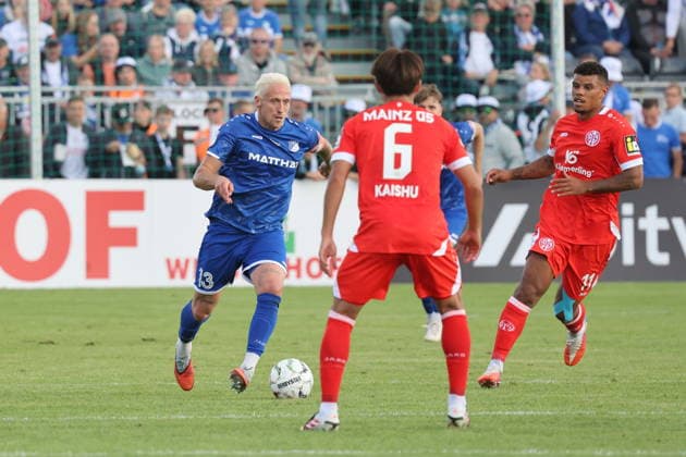 13 Zurawski, Martin (Krieschow) Fußball DFB-Pokal 2026 2027 1. Hauptrunde VfB Krieschow 1921 - 1. FSV Mainz 05 *** 13 Zurawski, Martin Krieschow Soccer DFB Cup 2026 2027 1st Round VfB Krieschow 1921 1 FSV Mainz 05