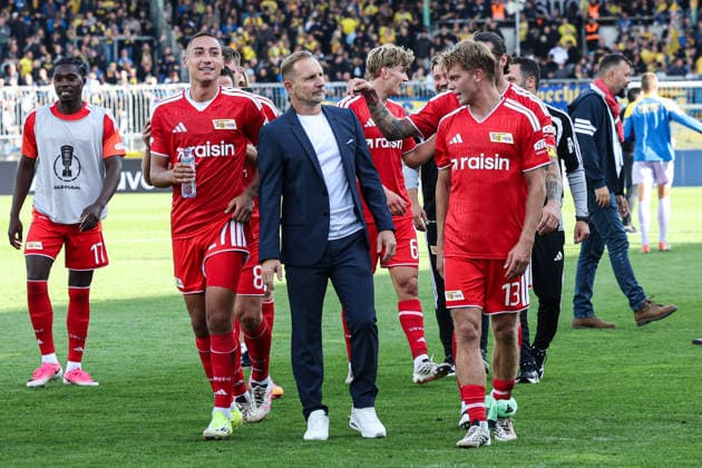 Trainer Mauro Lustrinelli mit Marin Ljubicic (1. FC Union Berlin,27) und Andras Schaefer Schäfer (1. FC Union Berlin,13) - 1. Hauptrunde DFB Pokal Saison 2026-2027 Eintracht Braunschweig vs. 1. FC Union Berlin im Eintracht Stadion in Braunschweig - Fußball,Mann,Männer,Deutschland,23.08.2026 *** Coach Mauro Lustrinelli with Marin Ljubicic (1. FC Union Berlin, 27) and Andras Schaefer (1. FC Union Berlin),13, 1st Round of the DFB Cup, 2026–2027 Season: Eintracht Braunschweig vs. 1 FC Union Berlin at Eintracht Stadium in Braunschweig; soccer, man, men, Germany, August 23, 2026
