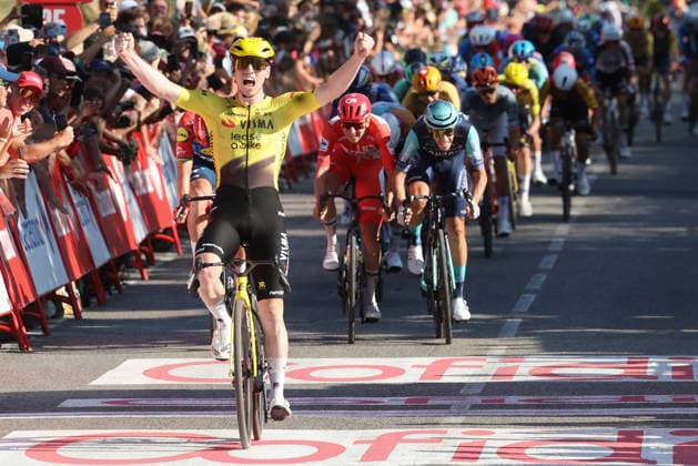 British cyclist James Matthew Brennan (L), of Visma-Lease a Bike team, crosses the finish line to win the second stage of La Vuelta a Espana cycling tour, between Monaco and French town of Manosque covering 214.3 km. Second stage of La Vuelta cycling tour !ACHTUNG: NUR REDAKTIONELLE NUTZUNG!  Copyright: xJavierxLizonx GRAF3636 20260823-55021209339_1