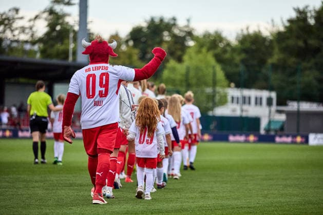23.08.2026, GER, Frauenfußball, BL, 2026 2027, RB Leipzig - Bayer 04 Leverkusen Mannschaft, RB Leipzig, beim Einlaufen Leipzig Trainingszentrum der Roten Bulle Sachsen Deutschland *** August 23, 2026, GER, Women s Soccer, Bundesliga, 2026–2027, RB Leipzig vs. Bayer 04 Leverkusen, RB Leipzig, warming up at the Red Bulls training center in Leipzig, Saxony, Germany