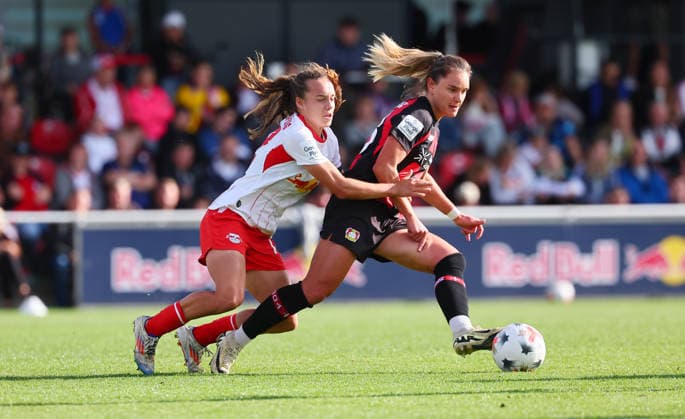 RB Leipzig - Leverkusen Bundesliga Frauen Leipzig, 23.08.2026, RB Trainingszentrum, Fußball, Frauen Bundesliga, Spieltag 1 , RB LEIPZIG vs. BAYER 04 LEVERKUSEN , Im Bild v.l.: Jasmien Mathys (12, RB Leipzig) und Paulina Tomasiak (28, Leverkusen) , *** RB Leipzig vs. Leverkusen, Women s Bundesliga, Leipzig, August 23, 2026, RB Training Center, Soccer, Women’s Bundesliga, Matchday 1, RB LEIPZIG vs. BAYER 04 LEVERKUSEN, Pictured from left: Jasmien Mathys (12), RB Leipzig, and Paulina Tomasiak (28), Leverkusen, Picture Point