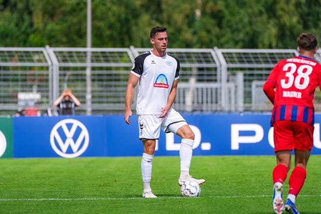 Niklas von Aschwege (SSV Jeddeloh II, 28), Deutschland: Fussball, DFB Pokal, Saison 2026 27, 1. Runde, 23.08.2026, SSV Jeddeloh II vs 1. FC Heidenheim, Marschweg-Stadion (Oldenburg, Niedersachsen) *** Niklas von Aschwege, SSV Jeddeloh II, 28, German Soccer, DFB Cup, 2026–27 Season, 1st Round, August 23, 2026, SSV Jeddeloh II vs. 1. FC Heidenheim, Marschweg Stadium, Oldenburg, Lower Saxony Copyright: xLeonxFrickx