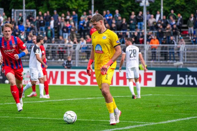 Moritz Onken (SSV Jeddeloh II, 1), Deutschland: Fussball, DFB Pokal, Saison 2026 27, 1. Runde, 23.08.2026, SSV Jeddeloh II vs 1. FC Heidenheim, Marschweg-Stadion (Oldenburg, Niedersachsen) *** Moritz Onken, SSV Jeddeloh II, 1, German soccer, DFB Cup, 2026–27 season, 1st round, August 23, 2026, SSV Jeddeloh II vs. 1. FC Heidenheim, Marschweg Stadium, Oldenburg, Lower Saxony Copyright: xLeonxFrickx