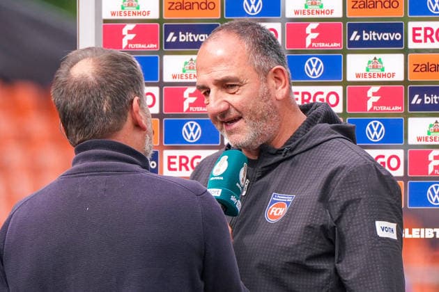 Frank Schmidt (1. FC Heidenheim, Cheftrainer) im Sky Interview nach dem Spiel, Deutschland: Fussball, DFB Pokal, Saison 2026 27, 1. Runde, 23.08.2026, SSV Jeddeloh II vs 1. FC Heidenheim, Marschweg-Stadion (Oldenburg, Niedersachsen) *** Frank Schmidt, 1. FC Heidenheim, head coach in a postgame interview with Sky, German soccer, DFB Cup, 2026–27 season, 1st round, August 23, 2026, SSV Jeddeloh II vs. 1 FC Heidenheim, Marschweg Stadium, Oldenburg, Lower Saxony Copyright: xLeonxFrickx