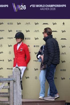 Enttäuschung nach Springfehlern in der Kiss and Cry Zone, Sophie Hinners (GER, Deutschland) mit Pferd Iron Dames Singclair , Springen, FEI Jumping World Championship, WM, Weltmeisterschaft , FEI Jumping World Championship, Competition Individual Final, Longines-Prize, Longines-Preis, Finale Einzelwertung, Jumping , AACHEN - FEI World Championships 2026, Weltfest des Pferdesports, Reitsport Weltmeisterschaft 2026, Aachen 2026, Welcome Home 2026, Aachener Soers, 11. bis 23. August 2026, Reitsport, 23.08.2026, Aachen Aachener Soers Deutschland *** Disappointment after jumping errors in the Kiss and Cry Zone: Sophie Hinners (GER), Germany, riding Iron Dames Singclair, Jumping, FEI Jumping World Championship, FEI Jumping World Championship, Individual Final, Longines Prize, Jumping, AACHEN FEI World Championships 2026, World Festival of Equestrian Sports, 2026 Equestrian World Championships, Aachen 2026, Welcome Home 2026, Aachen Soers, August 11–23, 2026, Equestrian Sports, August 23, 2026, Aachen Soers, Germany