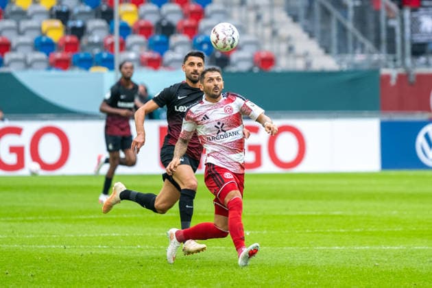 Vincenzo Grifo (SC Freiburg, 32) setzt Matthias Zimmermann (Fortuna Duesseldorf, 25) unter Druck. Fortuna Duesseldorf vs. SC Freiburg, Fussball, DFB-Pokal, 1. Runde, Saison 2026 2027, 23.08.2026 DFL DFB Regulations prohibit any use of Photographs as image sequences and or Quasivideo Fortuna Duesseldorf vs. SC. Freiburg, DFB-Pokal, 1. Runde, Saison 2026 2027, 23.08.2026 Duesseldorf *** Vincenzo Grifo (SC Freiburg, 32) puts pressure on Matthias Zimmermann (Fortuna Düsseldorf, 25). Fortuna Düsseldorf vs. SC Freiburg, soccer, DFB Cup, 1st round, 2026–2027 season, August 23, 2026 DFL and DFB regulations prohibit any use of photographs as image sequences and or quasi-video Fortuna Düsseldorf vs. SC Freiburg, DFB Cup, Round 1, 2026–2027 season, August 23, 2026, Düsseldorf Copyright: xEibner-Pressefoto ThomasxHaeslerx EP_THR
