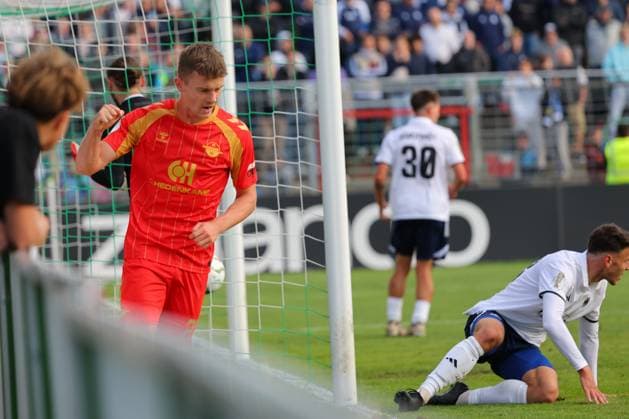 23.08.26, GER, DFB-Pokal, Fussball, 1.Runde, Saison 2026 2027, Dietmar-Scholze-Stadion an der Lohmuehle, 1.FC Phönix Lübeck vs SC Paderborn 07 Torjubel Jubel. Torschütze Torschuetze Jano ter Horst (SC Paderborn 07 21) jubelt ueber das Tor zum 0:1 Foto nordphoto GmbH Tauchnitz Luebeck Dietmar-Scholze-Stadion an der Lohmuehle SH Germany *** August 23, 2026, Germany, DFB Cup, Soccer, First Round, 2026–2027 Season, Dietmar Scholze Stadium an der Lohmuehle, 1 FC Phönix Lübeck vs. SC Paderborn 07 Goal celebration Cheering Goal scorer(s) Jano ter Horst of SC Paderborn 07, age 21, celebrates the goal that makes the score 0–1. Photo: nordphoto GmbH, Tauchnitz, Lübeck, Dietmar Scholze Stadium an der Lohmuehle, SH, Germany Copyright: xnordphotoxGmbHx xTauchnitzx
