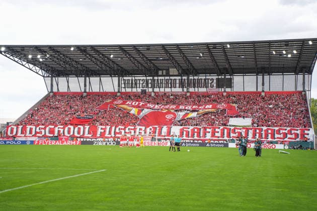 Deutschland: Fussball, DFB-Pokal 2026 27, 1. Runde, Stadion an der Hafenstraße, Essen - Bergeborbeck, Rot-Weiss Essen vs. FC St. Pauli: Choreo RWE *** German Soccer, 2026–27 DFB Cup, First Round, Stadion an der Hafenstraße, Essen-Bergeborbeck, Rot-Weiss Essen vs. FC St. Pauli, RWE Choreography Copyright: xMichelxWittex