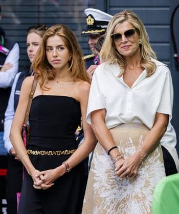 ZANDVOORT - Princess Alexia and Queen Maxima in the pit lane during the F1 Dutch Grand Prix at the Circuit of Zandvoort. REMKO DE WAAL ANP xVIxANPxSportx xxANPxIVx 566116084 originalFilename: 566116084.jpg