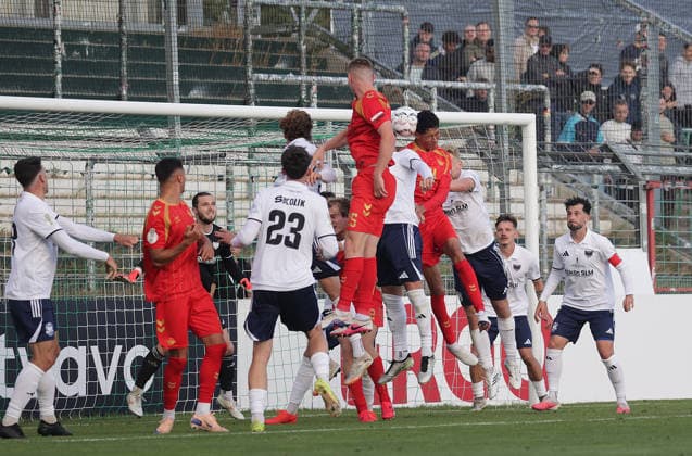 23 Raphael Obermair (SC Paderborn 07) erzielt hier per Kopf das 0-2 Fussball, Saison 2026 2027, Maenner, Herren, DFB Pokal, 1. Hauptrunde, Stadion Lohmuehle, Phoenix Luebeck gegen SC Paderborn DFL REGULATIONS PROHIBIT ANY USE OF PHOTOGRAPHS AS IMAGE SEQUENCES AND OR QUASI-VIDEO. *** 23 Raphael Obermair of SC Paderborn 07 scores the 0-2 goal here with a header. Soccer, 2026–2027 season, Men, Men’s, DFB Cup, 1st Round, Lohmühle Stadium, Phoenix Lübeck vs. SC Paderborn DFL REGULATIONS PROHIBIT ANY USE OF PHOTOGRAPHS AS IMAGE SEQUENCES AND OR QUASI-VIDEO
