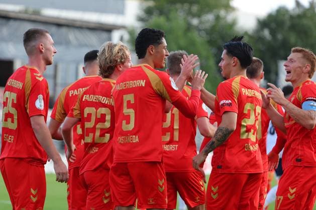 23.08.26, GER, DFB-Pokal, Fussball, 1.Runde, Saison 2026 2027, Dietmar-Scholze-Stadion an der Lohmuehle, 1.FC Phönix Lübeck vs SC Paderborn 07 Torjubel Jubel. Torschütze Torschuetze Santiago Castaneda Santiago Castaneda (SC Paderborn 07 05) jubelt ueber das Tor zum 0:2 Foto nordphoto GmbH Tauchnitz Luebeck Dietmar-Scholze-Stadion an der Lohmuehle SH Germany *** August 23, 2026, GER, DFB Cup, Soccer, 1st Round, 2026–2027 Season, Dietmar Scholze Stadion an der Lohmuehle, 1 FC Phönix Lübeck vs. SC Paderborn 07 Goal celebration Cheering Goal scorer(s) Santiago Castaneda Santiago Castaneda SC Paderborn 07 05 celebrates the goal that made it 0–2 Photo: nordphoto GmbH Tauchnitz Lübeck Dietmar Scholze Stadion an der Lohmuehle, SH, Germany Copyright: xnordphotoxGmbHx xTauchnitzx