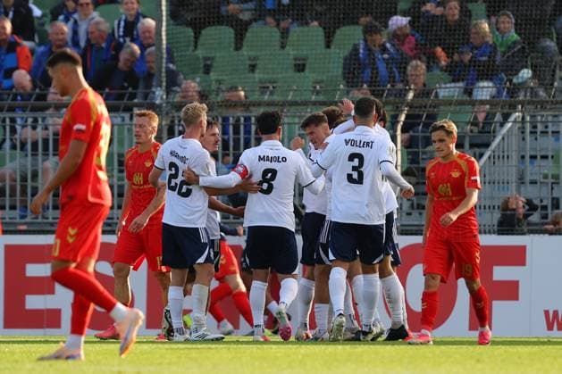 23.08.26, GER, DFB-Pokal, Fussball, 1.Runde, Saison 2026 2027, Dietmar-Scholze-Stadion an der Lohmuehle, 1.FC Phönix Lübeck vs SC Paderborn 07 Torjubel Jubel. Torschütze Torschuetze Moritz Kretzer (1.FC Phoenix Luebeck 14) jubelt ueber das Tor zum 1:2 Foto nordphoto GmbH Tauchnitz Luebeck Dietmar-Scholze-Stadion an der Lohmuehle SH Germany *** August 23, 2026, Germany, DFB Cup, Soccer, 1st Round, 2026–2027 Season, Dietmar Scholze Stadium an der Lohmuehle, 1 FC Phönix Lübeck vs. SC Paderborn 07 Goal celebration, cheering, goal scorer(s) Moritz Kretzer; 1 FC Phoenix Lübeck 14 celebrates the goal that made the score 1–2. Photo: nordphoto GmbH, Tauchnitz, Lübeck, Dietmar Scholze Stadium an der Lohmuehle, SH, Germany Copyright: xnordphotoxGmbHx xTauchnitzx