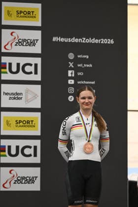 2026 UCI Junior Track World Championships Picture by Mathew Wells SWpix.com - 23 08 2026 - Cycling - 2026 UCI Junior Track World Championships - Heusden-Zolder, Flanders, Belgium - Women Keirin Final - Celine Prochnau of Germany receiving the Bronze Medal Copyright: x xSWpix.comx(t axPhotographyxHubxLtd)xMathewxWells SWpix.comx SWP-3030-19335