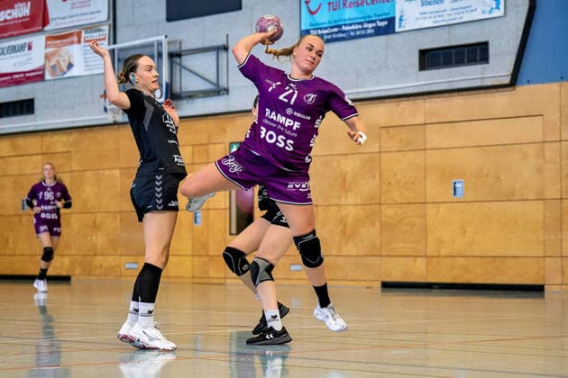 Torwurf DHB-Pokal: HSG Hunsrück TuS Metzingen Sohren *** Goal-scoring DHB Cup HSG Hunsrück TuS Metzingen Sohren Copyright: xEibner-Pressefotox EP_EFS