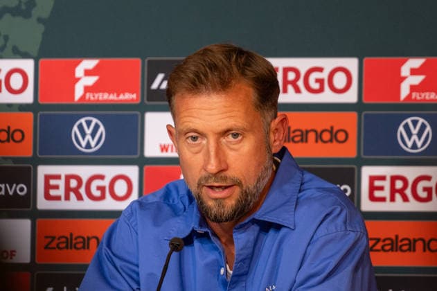 Deutschland: Fussball DFB-Pokal, 1. Runde 2026 2027, Eintracht Braunschweig - 1. FC Union Berlin am 23.08.2026 in Braunschweig (Eintracht-Stadion): Lars Kornetka (Eintracht Braunschweig, Trainer) nach dem Spiel auf der Pressekonferenz. Gesichtsausdruck, Mimik *** Germany Soccer DFB Cup, First Round 2026–2027, Eintracht Braunschweig vs. FC Union Berlin on August 23, 2026, at Eintracht Stadium in Braunschweig. Lars Kornetka, coach of Eintracht Braunschweig, facial expression and gestures during the post-match press conference. Copyright: xSvenxHeidmannx
