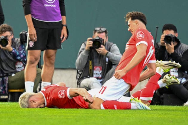 Marek Janssen (Essen 20) jubelt nach dem Tor zum 1:0 mit Noah Phil Pesch (Essen 11) 23.08.2026 ¢ Fussball ¢ Rot-Weiss Essen vs St. Pauli ¢ DFB-Pokal, Stadion Essen, Essen, DFB DFL REGULATIONS PROHIBIT ANY USE OF PHOTOGRAPHS AS IMAGE SEQUENCES AND OR QUASI-VIDEO NRW Germany *** Marek Janssen (Essen 20) celebrates with Noah Phil Pesch (Essen 11) after scoring the 1-0 goal on August 23, 2026 ¢ Soccer ¢ Rot-Weiss Essen vs. St. Pauli ¢ DFB Cup, Essen Stadium, Essen, DFB and DFL regulations prohibit any use of photographs as image sequences and or quasi-video. NRW, Germany Copyright: xpepphotox xHorstxMauelshagenx pep00321, pep_20260823_hm