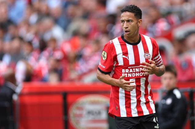 EINDHOVEN - PSV Eindhoven verdediger Mauro Junior tijdens de Vriendenloterij eredivisie wedstrijd tussen PSV en FC Groningen in Philips stadion op 23 augustus 2026 in Eindhoven , Nederland. - *** EINDHOVEN: PSV Eindhoven defender Mauro Junior during the Vriendenloterij Eredivisie match between PSV and FC Groningen at Philips Stadium on August 23, 2026, in Eindhoven, the Netherlands