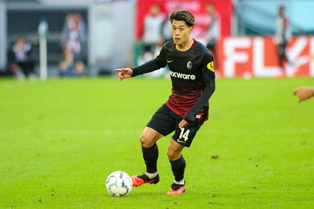 23.08.2026, GER, Fussball, Herren, DFB Pokal , Saison 2026 2027, Fortuna Düsseldorf - SC Freiburg Yuito Suzuki (SCF) in Aktion am Ball, Einzelaktion *** August 23, 2026, GER, Soccer, Men s, DFB Cup, 2026–2027 Season, Fortuna Düsseldorf vs. SC Freiburg, Yuito Suzuki (SCF) in action with the ball, individual play Copyright: xSvenxHanischx