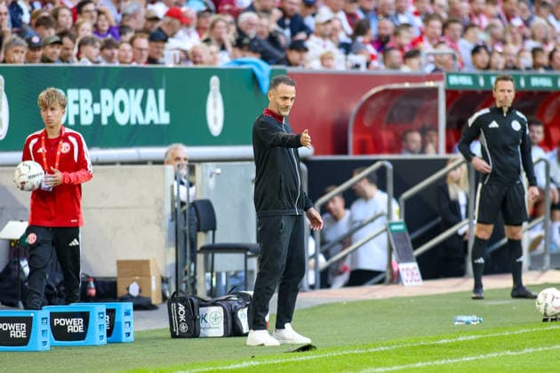 23.08.2026, GER, Fussball, Herren, DFB Pokal , Saison 2026 2027, Fortuna Düsseldorf - SC Freiburg Alexander Ende (F95) gestikuliert, Gestik *** August 23, 2026, Germany, Soccer, Men s, DFB Cup, 2026–2027 Season, Fortuna Düsseldorf vs. SC Freiburg; Alexander Ende (F95) gesturing, gestures Copyright: xSvenxHanischx
