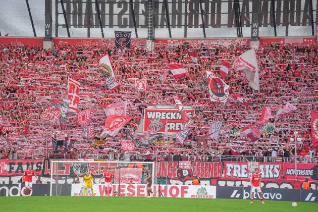 Deutschland: Fussball, DFB-Pokal 2026 27, 1. Runde, Stadion an der Hafenstraße, Essen - Bergeborbeck, Rot-Weiss Essen vs. FC St. Pauli: Kurve Essen *** German Soccer, 2026–27 DFB Cup, First Round, Stadion an der Hafenstraße, Essen Bergeborbeck, Rot-Weiss Essen vs. FC St. Pauli Kurve Essen Copyright: xMichelxWittex