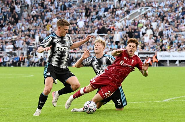 Newcastle Upon Tyne, England, 23rd August 2026. Victor Munoz of Liverpool goes down in the area to earn a penalty during the Newcastle United vs Liverpool Premier League match at St. James Park, Newcastle Upon Tyne. Picture credit should read: Anna Gowthorpe Sportimage EDITORIAL USE ONLY. No use with unauthorised audio, video, data, fixture lists, club league logos or live services. Online in-match use limited to 120 images, no video emulation. No use in betting, games or single club league player publications. SPI_052_AG_Newcastle_Liverpool SPI-4932-0051