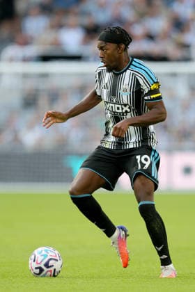 Newcastle United v Liverpool - Premier League 2026 27 Anthony Elanga of Newcastle United on the ball during the Premier League 2026 27 match between Newcastle United and Liverpool FC at St James Park on August 23, 2026 in Newcastle upon Tyne, England. WARNING! This Photograph May Only Be Used For Newspaper And Or Magazine Editorial Purposes. May Not Be Used For Publications Involving 1 player, 1 Club Or 1 Competition Without Written Authorisation From Football DataCo Ltd. For Any Queries, Please Contact Football DataCo Ltd on +44 (0) 207 864 9121 Newcastle upon Tyne St. James Park England United Kingdom Copyright: xAllstarxPicturexLibraryxLtdx