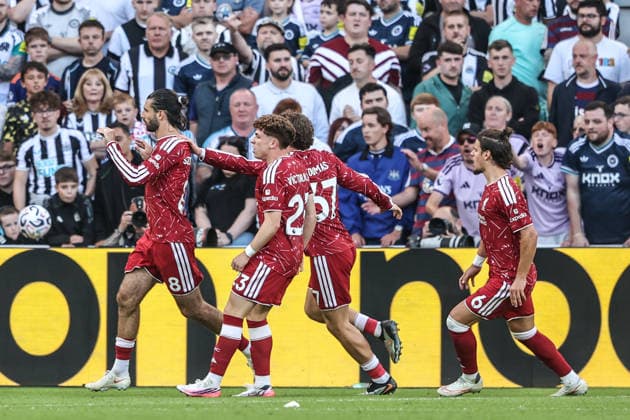 Premier League: Newcastle Untied v Liverpool Dominik Szoboszlai of Liverpool celebrates his goal to make it 2-2 during the Premier League match Newcastle Untied vs Liverpool at St. James s Park, Newcastle, United Kingdom on 23 August 2026 (Photo by Alfie Cosgrove News Images) Newcastle St. James s Park Tyne and Wear United Kingdom Copyright: xAlfiexCosgrove NewsxImagesx