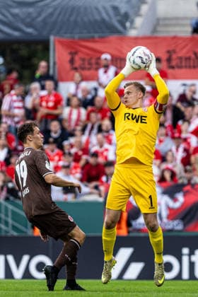 DFB-Pokal, 2026 2027, 1. Runde: Rot-Weiss Essen - FC St. Pauli; 23.08.2026 Jakob Golz (Rot-Weiss Essen, 1) DFB-Pokal, 2026 2027, 1. Runde: Rot-Weiss Essen - FC St. Pauli; Stadion an der Hafenstraße, Essen; 23.08.2026 DFB regulations prohibit any use of photographs as image sequences and or quasi video. *** DFB Cup, 2026–2027, 1st Round: Rot-Weiss Essen vs. FC St. Pauli, August 23, 2026, Jakob Golz (Rot-Weiss Essen), 1st DFB Cup, 2026–2027, First Round: Rot-Weiss Essen vs. FC St. Pauli, Stadion an der Hafenstraße, Essen, August 23, 2026. DFB regulations prohibit the use of photographs as image sequences and or quasi-video content. Copyright: xBEAUTIFULxSPORTS Buriakovx