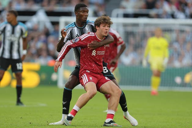 Newcastle United v Liverpool - Premier League 2026 27 Aladji Bamba of Newcastle United and Lewis Koumas of Liverpool challenge during the Premier League 2026 27 match between Newcastle United and Liverpool FC at St James Park on August 23, 2026 in Newcastle upon Tyne, England. WARNING! This Photograph May Only Be Used For Newspaper And Or Magazine Editorial Purposes. May Not Be Used For Publications Involving 1 player, 1 Club Or 1 Competition Without Written Authorisation From Football DataCo Ltd. For Any Queries, Please Contact Football DataCo Ltd on +44 (0) 207 864 9121 Newcastle upon Tyne St. James Park England United Kingdom Copyright: xAllstarxPicturexLibraryxLtdx