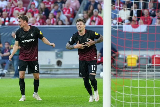 Lukas Kübler Lukas Kuebler (SC Freiburg, 17) Torjubel, Emotionen, Torschuss, Abschluss, Torerfolg, Tor, Treffer , Deutschland, Fußball, 1. Runde, DFB Pokal, 2026 2027, Fortuna Düsseldorf vs. SC Freiburg, 23.08.2026, Merkur Spiel-Arena, Düsseldorf Düsseldorf Merkur Spiel-Arena Nordrhein-Westfalen Deutschland *** Lukas Kübler Lukas Kuebler SC Freiburg, 17 goal celebration, emotions, shot on goal, finish, goal scored, goal, hit, Germany, soccer, 1st round, DFB Cup, 2026–2027, Fortuna Düsseldorf vs. SC Freiburg, August 23, 2026, Merkur Spiel Arena, Düsseldorf, North Rhine-Westphalia, Germany Copyright: xArnexAmbergx