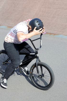 23.08.2026 Finale Männer bei der UEC BMX Freestyle Park Europameisterschaft in Darmstadt Ausrichter VC Darmstadt hier enttäuschter Philipp Muth Darmstadt Deutscher Meister Darmstadt Hessen Deutschland *** August 23, 2026 Men s Final at the UEC BMX Freestyle Park European Championships in Darmstadt Hosted by VC Darmstadt: A disappointed Philipp Muth Darmstadt German Champion Darmstadt Hesse Germany