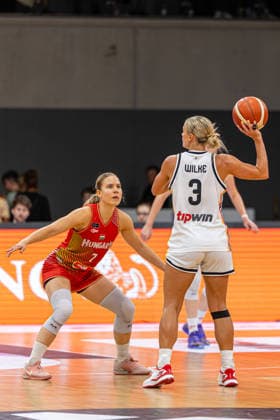 GOETTINGEN, GERMANY - AUGUST 23: Alexandra Wilke (Germany, 3) with ball against Veronika Kanyasi (Hungary, 7) during the exhibition game, match between Germany vs. Hungary at Sparkassen-Arena on August 23, 2026 in Goettingen, Germany. Lower Saxony Germany Copyright: xBEAUTIFULxSPORTS Freudensteinx