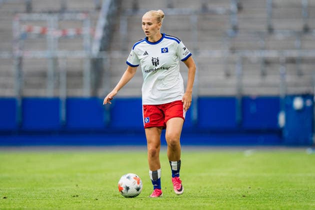 Google Pixel Frauen-Bundesliga: Hamburger SV vs. SC Freiburg, 23.08.2026 Paulina Bartz (Hamburger SV, 37); Fußball, Google Pixel Frauen-Bundesliga, 1. Spieltag: Hamburger SV vs. SC Freiburg am 23.08.2026 im Volksparkstadion, Hamburg DFB REGULATIONS PROHIBIT ANY USE OF PHOTOGRAPHS AS IMAGE SEQUENCES AND OR QUASI-VIDEO. *** Google Pixel Women s Bundesliga: Hamburger SV vs. SC Freiburg, August 23, 2026; Paulina Bartz (Hamburger SV), 37; Soccer; Google Pixel Women s Bundesliga; Matchday 1: Hamburger SV vs. SC Freiburg on August 23, 2026, at the Volksparkstadion, Hamburg. DFB regulations prohibit any use of photographs as image sequences and or quasi-video. Copyright: xBEAUTIFULxSPORTS Tonhäuserx