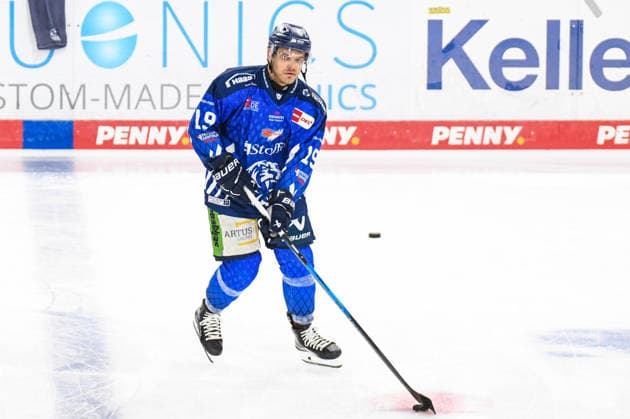Straubing Tigers vs. Grizzlys Wolfsburg, Eishockey, Deutsche Eishockey Liga, Penny DEL, Vorbereitungsspiel, Gaeuboden Cup, Saison 2026 2027 am 23.08.2026 Tim Brunnhuber (Straubing Tigers), Eishockey Herren, Deutsche Eishockey Liga, Penny DEL, Vorbereitungsspiel, Gaeuboden Cup, Saison 2026 2027 am 23.08.2026 im Eisstadion am Pulverturm, Straubing Tigers (blau) gegen Grizzlys Wolfsburg (beige) *** Straubing Tigers vs. Grizzlys Wolfsburg, Ice Hockey, German Ice Hockey League, Penny DEL, Preseason Game, Gaeuboden Cup, 2026–2027 Season on August 23, 2026, Tim Brunnhuber, Straubing Tigers, Men s Ice Hockey, German Ice Hockey League, Penny DEL, Preseason Game, Gaeuboden Cup, 2026–2027 Season on August 23, 2026, at the Eisstadion am Pulverturm, Straubing Tigers (blue) vs. Grizzlys Wolfsburg (beige)
