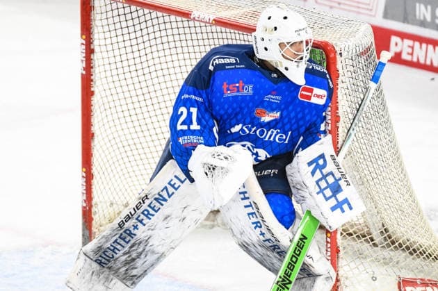 Straubing Tigers vs. Grizzlys Wolfsburg, Eishockey, Deutsche Eishockey Liga, Penny DEL, Vorbereitungsspiel, Gaeuboden Cup, Saison 2026 2027 am 23.08.2026 Sebastian Wieber (Straubing Tigers), Eishockey Herren, Deutsche Eishockey Liga, Penny DEL, Vorbereitungsspiel, Gaeuboden Cup, Saison 2026 2027 am 23.08.2026 im Eisstadion am Pulverturm, Straubing Tigers (blau) gegen Grizzlys Wolfsburg (beige) *** Straubing Tigers vs. Grizzlys Wolfsburg, Ice Hockey, German Ice Hockey League, Penny DEL, Preseason Game, Gaeuboden Cup, 2026–2027 Season on August 23, 2026, Sebastian Wieber, Straubing Tigers, Men s Ice Hockey, German Ice Hockey League, Penny DEL, Preseason Game, Gaeuboden Cup, 2026–2027 Season on August 23, 2026, at the Eisstadion am Pulverturm, Straubing Tigers (blue) vs. Grizzlys Wolfsburg (beige)