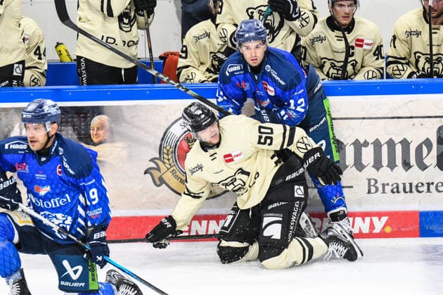 Straubing Tigers vs. Grizzlys Wolfsburg, Eishockey, Deutsche Eishockey Liga, Penny DEL, Vorbereitungsspiel, Gaeuboden Cup, Saison 2026 2027 am 23.08.2026 Joseph Duszak (Straubing Tigers) drueckt Julius Ramoser (Grizzlys Wolfsburg) zu Boden, Eishockey Herren, Deutsche Eishockey Liga, Penny DEL, Vorbereitungsspiel, Gaeuboden Cup, Saison 2026 2027 am 23.08.2026 im Eisstadion am Pulverturm, Straubing Tigers (blau) gegen Grizzlys Wolfsburg (beige) *** Straubing Tigers vs. Grizzlys Wolfsburg, Ice Hockey, German Ice Hockey League, Penny DEL, Preseason Game, Gaeuboden Cup, 2026–2027 season on August 23, 2026: Joseph Duszak of the Straubing Tigers pins Julius Ramoser of the Grizzlys Wolfsburg to the ice, men’s ice hockey, German Ice Hockey League, Penny DEL, Preseason Game, Gaeuboden Cup, 2026–2027 season on August 23, 2026, at the Eisstadion am Pulverturm, Straubing Tigers (blue) vs. Grizzlys Wolfsburg (beige)