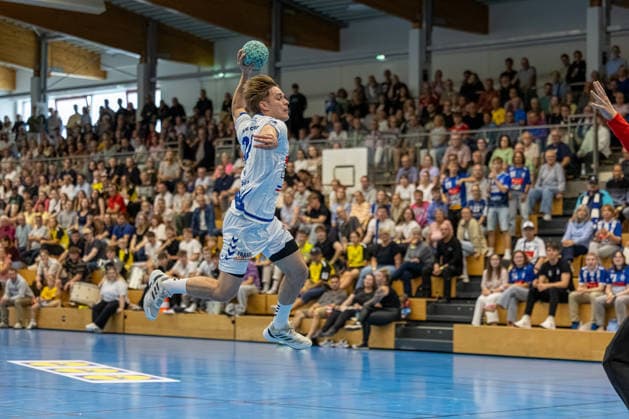 23.08.2026 DHB-Pokal 2026 27 1. Runde TSV Altenholz - VFL Lübeck - Schwartau 25 : 37 (Altenholz in Gelb, Lübeck in Weiß) Leonard Zink Altenholz Edgar-Meschkat-Halle, Danziger S Schleswig Holstein Deutschland *** August 23, 2026 DHB Cup 2026, Round 1: TSV Altenholz vs. VFL Lübeck Schwartau, 25–37. Altenholz in yellow, Lübeck in white. Leonard Zink (Altenholz), Edgar Meschkat (Lübeck). Venue: Danziger S, Schleswig-Holstein, Germany