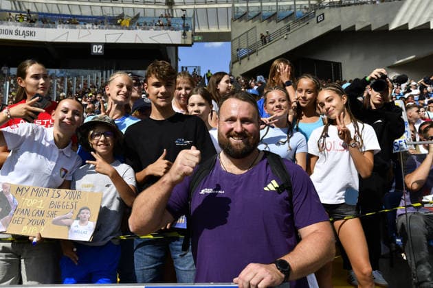 TRACK AND FIELD - International Track and Field Meet - Silesia Diamond League Photo by IPA ABACAPRESS.COM87735575 - Tom Walsh with Polish fans during the Diamond League Silesia Memorial Kamili Skolimowska in Chorzów, Poland, on August 23, 2026 Chorzow Poland  Copyright: xIPAxSport ABACAx