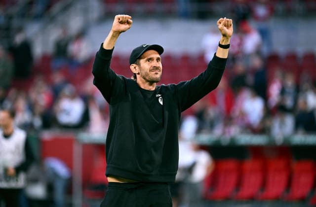 Düsseldorf, Germany, DFB Cup, 1. Round, Merkur-Spiel-Arena Düsseldorf, Fortuna Düsseldorf vs SC Freiburg 1:5; Headcoach Julian Schuster (SCF) celebrates after the match. Celebration, Joy, Action. *** Düsseldorf, Germany, DFB Cup, 1st Round, Merkur Spiel Arena Düsseldorf, Fortuna Düsseldorf vs. SC Freiburg 1-5; Head Coach Julian Schuster (SCF) celebrates after the match; Celebration, Joy, Action