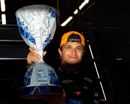 August 23, 2026, Zandvoort, North Holland, Nederland: Lando Norris (GBR McLaren) holding the trophy during the Formula 1 Dutch Grand Prix 2026. Zandvoort Nederland - ZUMAl234 20260823_znp_l234_054 Copyright: xGabrielxLopezx