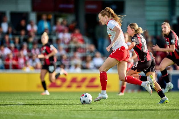 23.08.2026, GER, Frauenfußball, BL, 2026 2027, RB Leipzig - Bayer 04 Leverkusen Nikee van Dijk (7, RB Leipzig), Freisteller, Aktion, mit Ball, im Dribbling Leipzig Trainingszentrum der Roten Bulle Sachsen Deutschland *** August 23, 2026, GER, Women s Soccer, Bundesliga, 2026–2027, RB Leipzig vs. Bayer 04 Leverkusen, Nikee van Dijk 7, RB Leipzig, Close-up, Action, With Ball, Dribbling, Leipzig Training Center of the Red Bulls, Saxony, Germany
