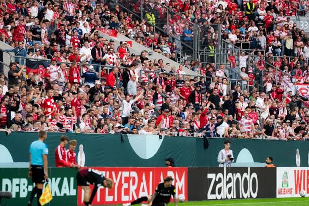 Fortuna Düsseldorf v SC Freiburg - DFB-Pokal First Round Yuito Suzuki of SC Freiburg in action during the DFB-Pokal First Round match between Fortuna Düsseldorf and SC Freiburg at Merkur Spiel-Arena in Düsseldorf, Germany, August 23, 2026. Dusseldorf Merkur Spiel-Arena North Rhine-Westphalia Germany Copyright: xTaiseixIwamotox