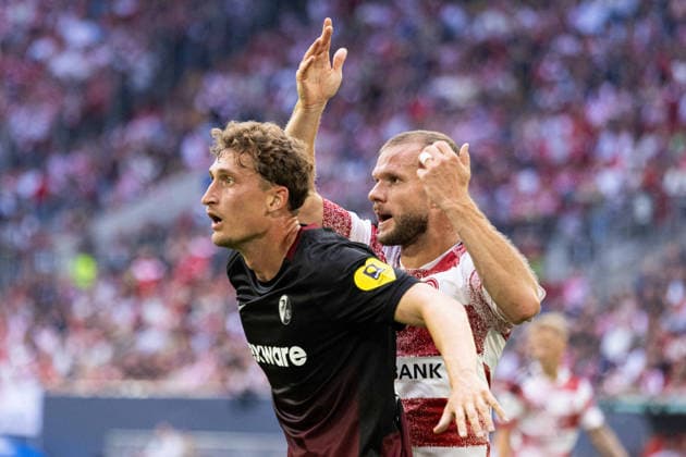 Düsseldorf, Deutschland 23. August 2026: DFB-Pokal - 2026 2027 - 1. Runde - Fortuna Düsseldorf gegen SC Freiburg Im Bild: v.li. Patrick Osterhage (SCF) und Eric Hottmann (F95) DFL DFB regulations prohibit any use of photographs as image sequences and or quasi-video. Merkur Spiel Arena Nordrhein Westfalen *** Düsseldorf, Germany, August 23, 2026, DFB Cup 2026–2027, First Round: Fortuna Düsseldorf vs. SC Freiburg. Pictured from left: Patrick Osterhage (SCF) and Eric Hottmann (F95). DFL and DFB regulations prohibit any use of photographs as image sequences and or quasi-video. Merkur Spiel Arena, North Rhine-Westphalia Westphalia Copyright: xFotostandx xGörtzx
