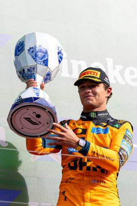 August 23, 2026, Zandvoort, North Holland, Nederland: Lando Norris (GBR McLaren) celebrating on the podium during the Formula 1 Dutch Grand Prix 2026. Zandvoort Nederland - ZUMAl234 20260823_znp_l234_032 Copyright: xGabrielxLopezx