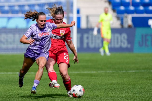 v.li.: Marie Steiner (TSG, 9), Adriana Achcinska (VfB, 22), Zweikampf, Spielszene, Duell, duel, tackle, tackling, Dynamik, Action, Aktion, 23.08.2026, Sinsheim (Deutschland), Fussball, Google Pixel Frauen-Bundesliga, TSG 1899 Hoffenheim - VfB Stuttgart, DFB DFL REGULATIONS PROHIBIT ANY USE OF PHOTOGRAPHS AS IMAGE SEQUENCES AND OR QUASI-VIDEO. *** v li Marie Steiner TSG, 9, Adriana Achcinska VfB, 22, tackle, game scene, duel, tackle, tackling, dynamics, action, 08 23 2026, Sinsheim, Germany, soccer, Google Pixel Women’s Bundesliga, TSG 1899 Hoffenheim vs. VfB Stuttgart, DFB and DFL regulations prohibit any use of photographs as image sequences and or quasi-video xozx