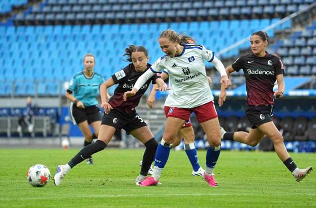 Foto : Camilla Linberg (HSV) gegen Emma MEMMINGER ( Freiburg ) Fussball Pixel Bundesliga der Frauen 1. Spieltag am So. 23.08.2026 Hamburger SV - SC Freiburg *** Photo by Camilla Linberg: HSV vs. Emma MEMMINGER, Freiburg; Soccer; Pixel; Women s Bundesliga; Matchday 1 on Sun, Aug. 23, 2026; Hamburger SV vs. SC Freiburg