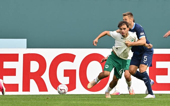 23.08.2026 - Fussball - Saison 2026 2027 - DFB Pokal Vereinspokal - 01. Runde: SpVgg Greuther Fürth ( Kleeblatt ) - VfL Bochum - Sportfoto Zink MeZi - xmexzix - regulations prohibit any use of photographs as image sequences and or quasi-video - Olgherto Balliu (45, SpVgg Greuther Fürth ) vor Karol Mets (5, VfL Bochum ) *** August 23, 2026 Soccer Season 2026–2027 DFB Cup Club Cup First Round SpVgg Greuther Fürth Kleeblatt vs. VfL Bochum Sports photo by Zink MeZi xmexzix; regulations prohibit any use of photographs as image sequences and or quasi-video. Olgherto Balliu 45, SpVgg Greuther Fürth in front of Karol Mets 5, VfL Bochum