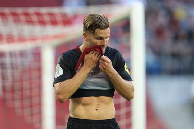 Lucas Hoeler (SC Freiburg) gestikuliert, Gestik waehrend des Spiels der 1. Runde des DFB-Pokal zwischen Fortuna Duesseldorf und SC Freiburg, Merkur Spiel-Arena am 23. August 2026 in Duesseldorf, Deutschland. (Foto von Oliver Kaelke DeFodi Images) +++ Lucas Hoeler (SC Freiburg) gestures during the 1st round match of the DFB-Pokal between Fortuna Duesseldorf and SC Freiburg at Merkur Spiel-Arena on August 23, 2026 in Dusseldorf, Germany. (Photo by Oliver Kaelke DeFodi Images) DFB DFL REGULATIONS PROHIBIT ANY USE OF PHOTOGRAPHS AS IMAGE SEQUENCES AND OR QUASI-VIDEO. (Photo by Oliver Kaelke DeFodi Images) - *** Lucas Hoeler of SC Freiburg gestures during the first-round match of the DFB Cup between Fortuna Düsseldorf and SC Freiburg at the Merkur Spiel Arena on August 23, 2026, in Düsseldorf, Germany Photo by Oliver Kaelke, DeFodi Images Lucas Hoeler of SC Freiburg gestures during the first-round match of the DFB Cup between Fortuna Düsseldorf and SC Freiburg at Merkur Spiel Arena on August 23, 2026 in Düsseldorf, Germany Photo by Oliver Kaelke, DeFodi Images DFB and DFL regulations prohibit any use of photographs as image sequences and or quasi-video. Photo by Oliver Kaelke, DeFodi Images